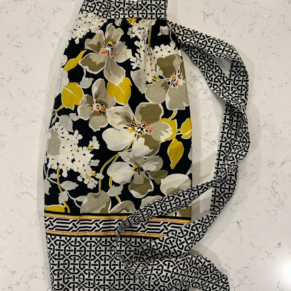 NWT Vera Bradley What’s Cooking Apron Dogwood Floral Skirt Style w/ Pockets